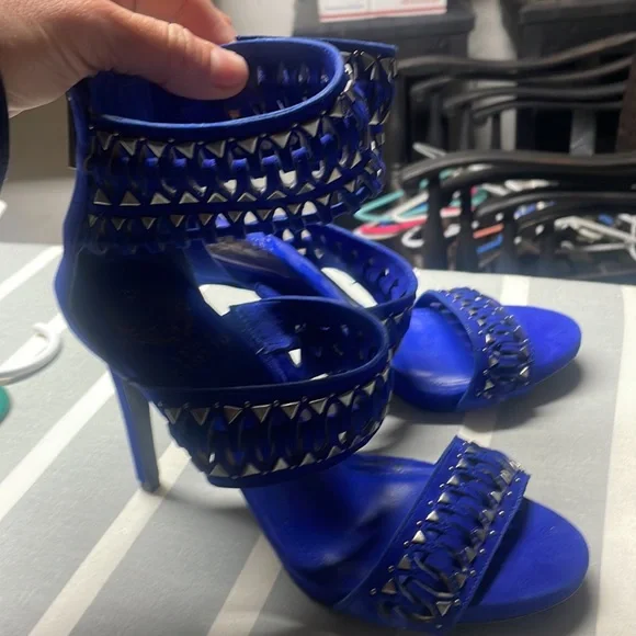 Beautiful blue studded heels - Picture 5 of 6